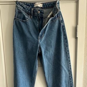Abercrombie Curve Love High Rise Loose Jean